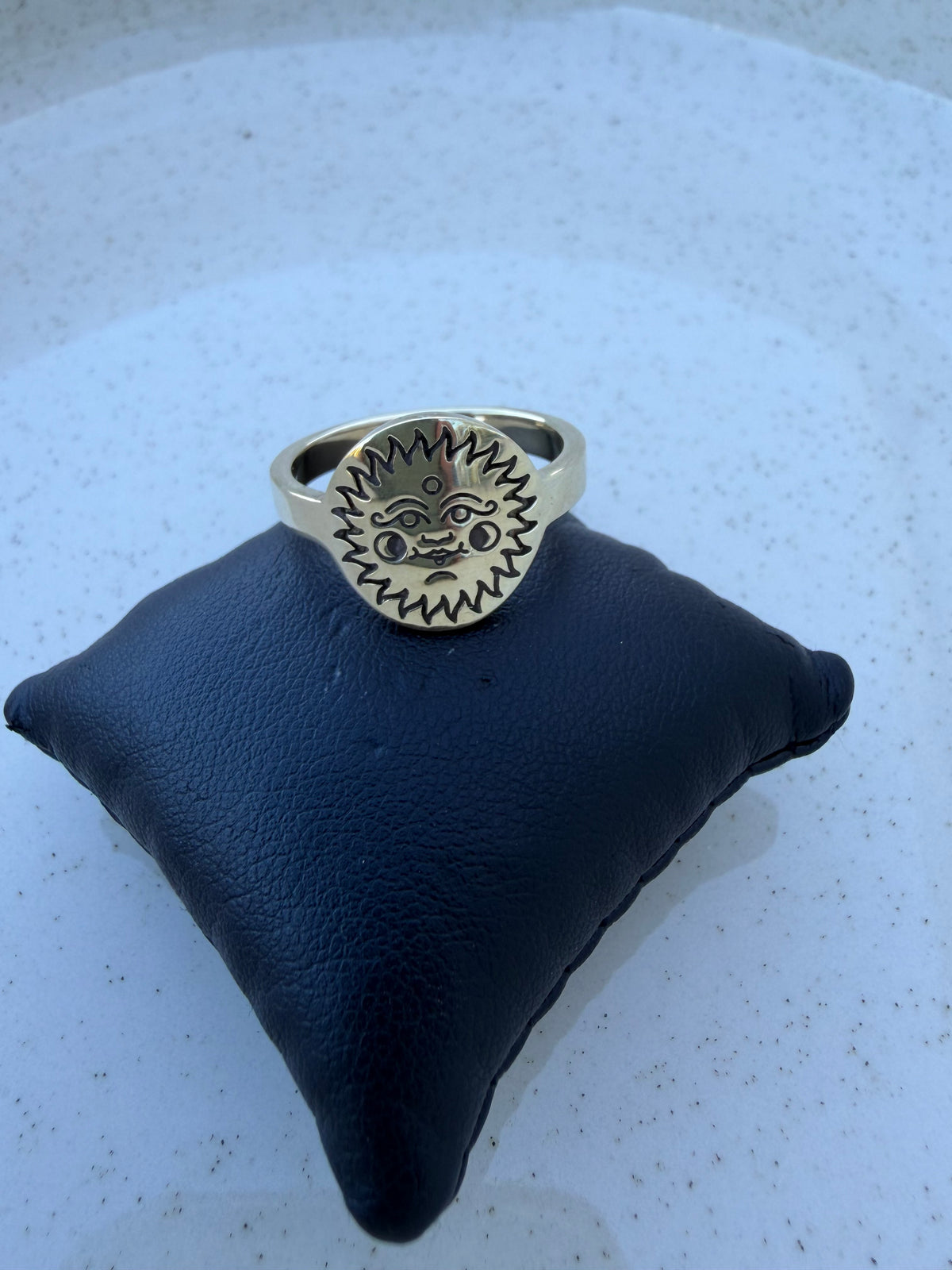 Bague round trippy sun