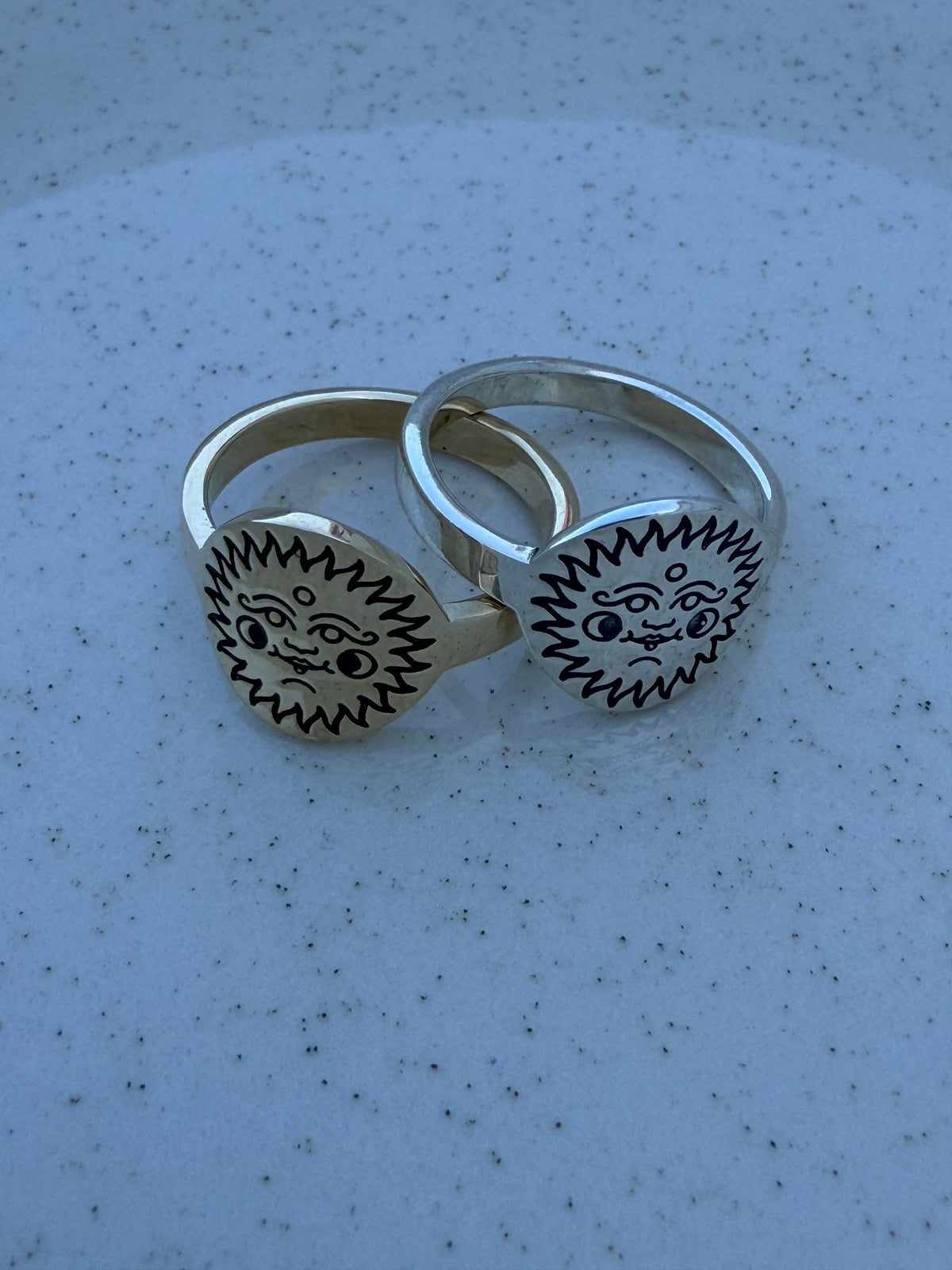 Bague round trippy sun
